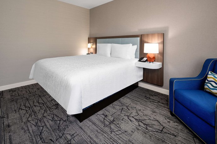 Imagen de la habitación del Hotel Hampton Inn And Suites Gilroy. Foto 14