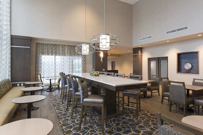 Imagen de los interiores del Hotel Hampton Inn And Suites Grand Rapids Downtown. Foto 10