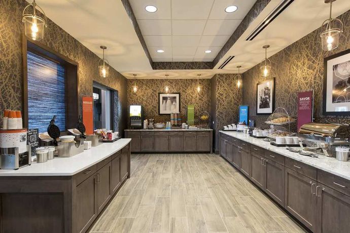Imagen del bar/restaurante del Hotel Hampton Inn And Suites Grand Rapids Downtown. Foto 6