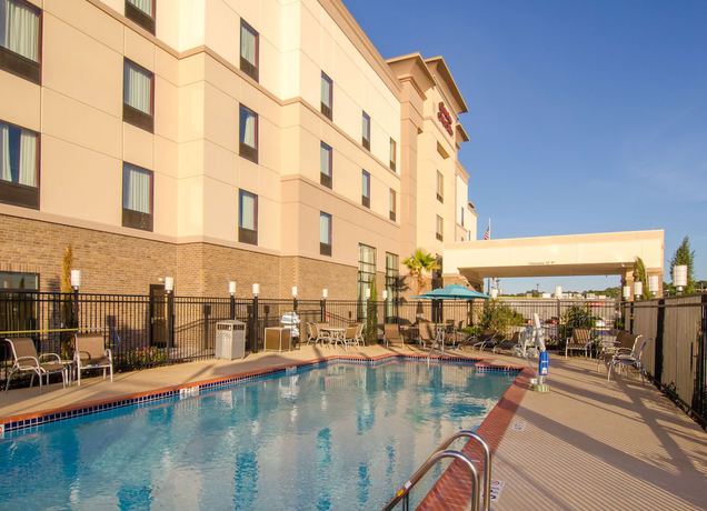 Imagen de la piscina del Hotel Hampton Inn And Suites Huntsville. Foto 20