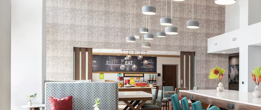 Imagen del bar/restaurante del Hotel Hampton Inn And Suites Indianapolis West Speedway. Foto 2