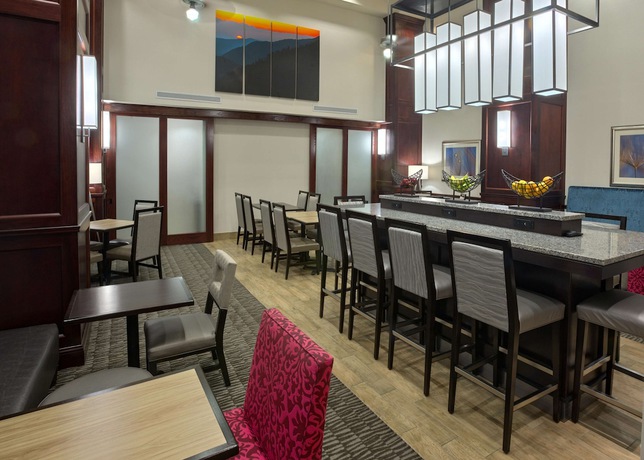 Imagen de los interiores del Hotel Hampton Inn And Suites Jackson. Foto 20