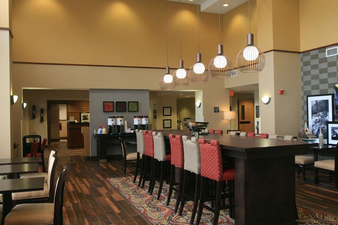 Imagen de los interiores del Hotel Hampton Inn And Suites Lino Lakes. Foto 17