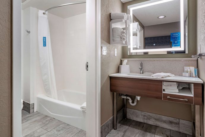 Imagen de la habitación del Hotel Hampton Inn And Suites Louisville East. Foto 8