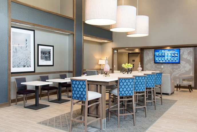 Imagen de los interiores del Hotel Hampton Inn And Suites Michigan City. Foto 17
