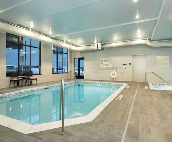 Imagen de la piscina del Hotel Hampton Inn And Suites Minneapolis University Area. Foto 19