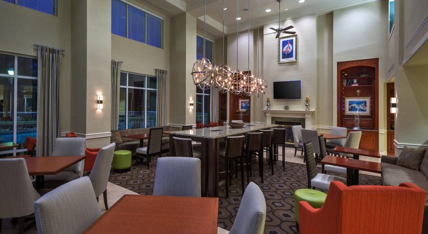 Imagen de los interiores del Hotel Hampton Inn And Suites Mobile I-65 At Airport Blvd. Foto 7