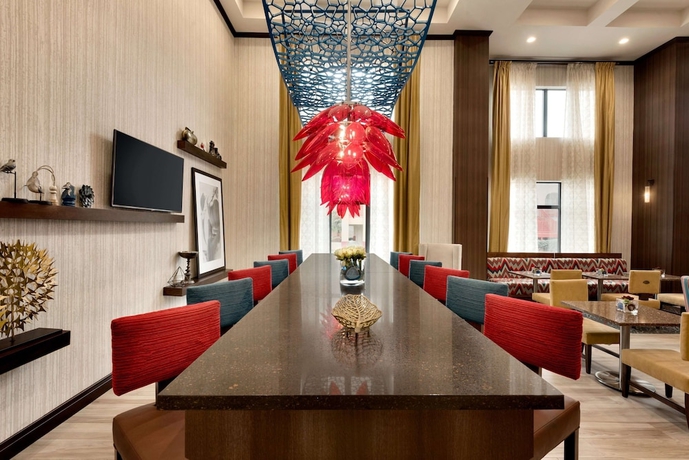 Imagen de los interiores del Hotel Hampton Inn And Suites Monroe. Foto 19