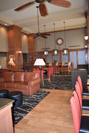 Imagen de los interiores del Hotel Hampton Inn And Suites Murfreesboro. Foto 18