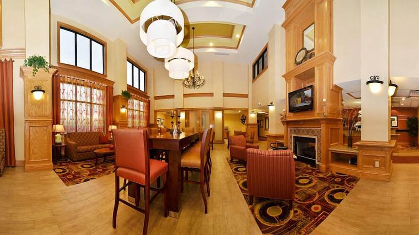 Imagen del bar/restaurante del Hotel Hampton Inn And Suites Nacogdoches. Foto 2