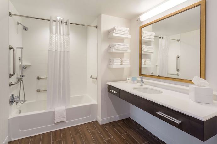 Imagen de la habitación del Hotel Hampton Inn And Suites Newport/cincinnati. Foto 6
