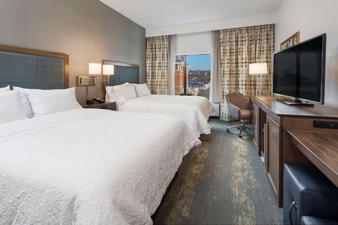 Imagen de la habitación del Hotel Hampton Inn And Suites Newport/cincinnati. Foto 7