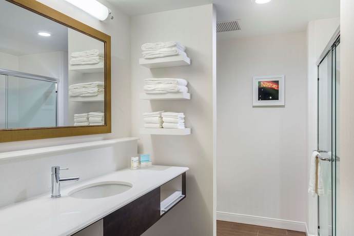 Imagen de la habitación del Hotel Hampton Inn And Suites Newport/cincinnati. Foto 10