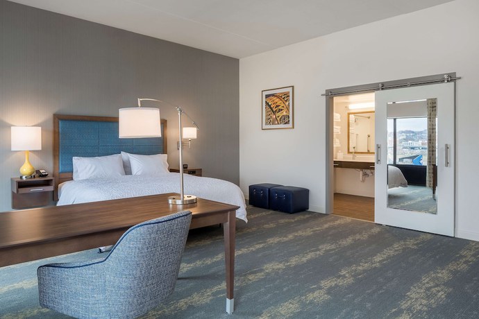 Imagen de la habitación del Hotel Hampton Inn And Suites Newport/cincinnati. Foto 11