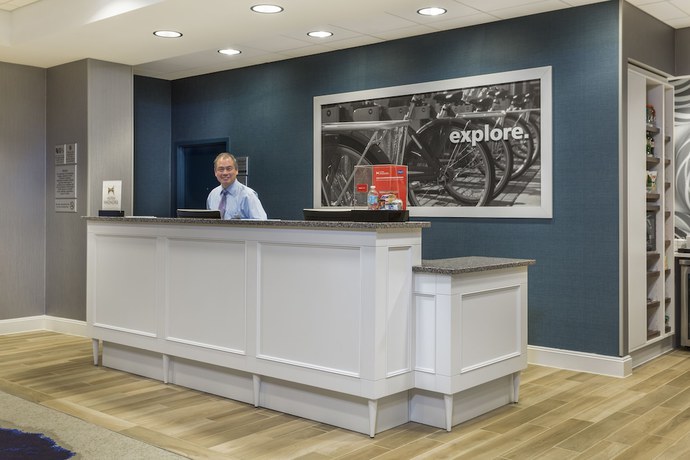 Imagen de los interiores del Hotel Hampton Inn And Suites Newport/cincinnati. Foto 20