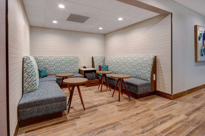 Imagen de los interiores del Hotel Hampton Inn And Suites Ontario Rancho Cucamonga. Foto 17