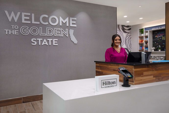 Imagen de los interiores del Hotel Hampton Inn And Suites Ontario Rancho Cucamonga. Foto 20