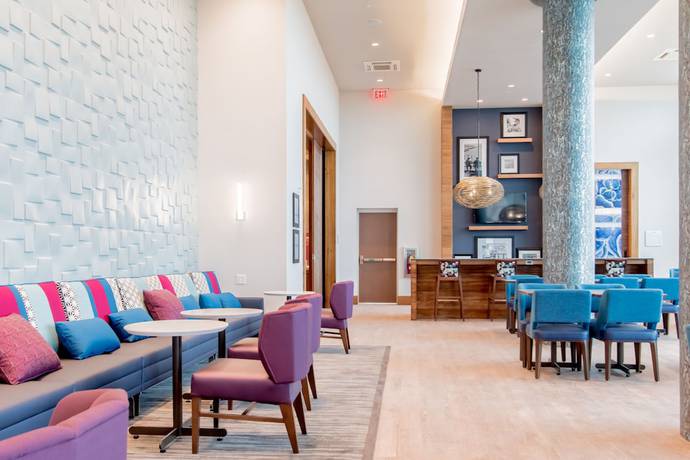 Imagen de los interiores del Hotel Hampton Inn And Suites Panama City Beach-beachfront. Foto 18