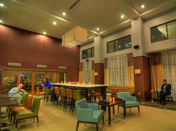 Imagen de los interiores del Hotel Hampton Inn And Suites Parsippany/north. Foto 17