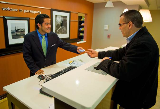 Imagen de los interiores del Hotel Hampton Inn And Suites Parsippany/north. Foto 18