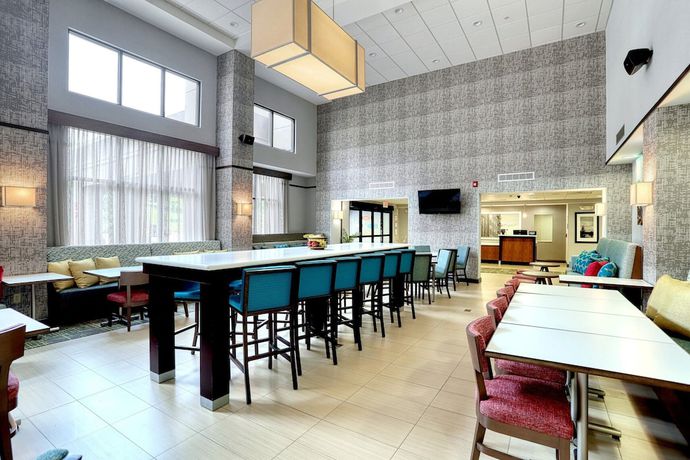 Imagen de los interiores del Hotel Hampton Inn And Suites Parsippany/north. Foto 19