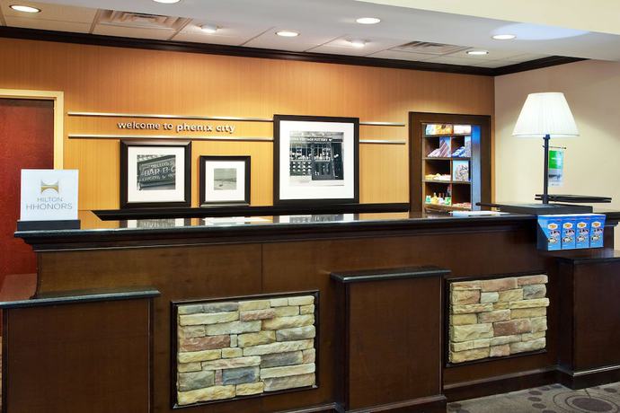 Imagen de los interiores del Hotel Hampton Inn And Suites Phenix City- Columbus Area. Foto 13