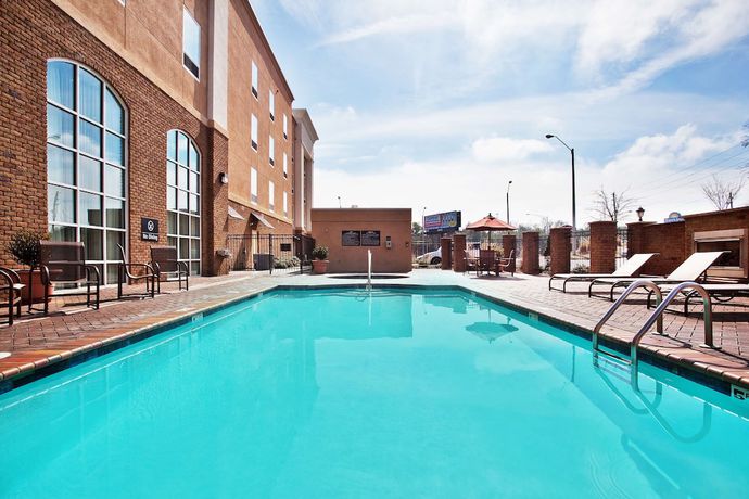 Imagen de la piscina del Hotel Hampton Inn And Suites Phenix City- Columbus Area. Foto 19