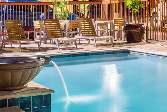 Imagen de la piscina del Hotel Hampton Inn And Suites Phoenix East Mesa. Foto 19
