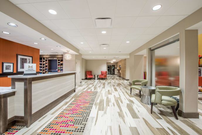 Imagen de los interiores del Hotel Hampton Inn And Suites Phoenix East Mesa. Foto 17