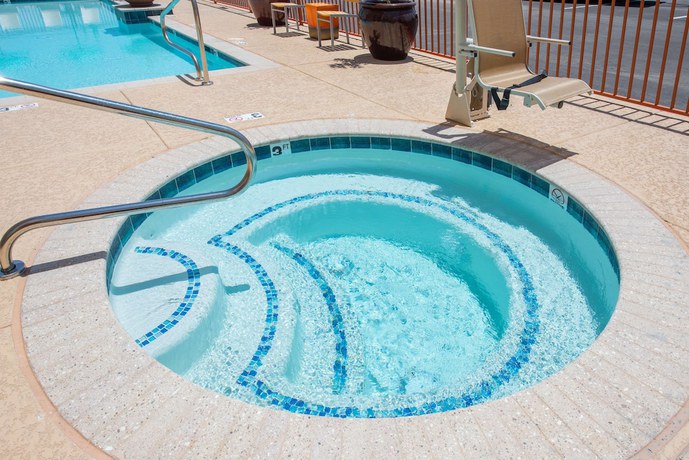 Imagen de la piscina del Hotel Hampton Inn And Suites Phoenix East Mesa. Foto 20