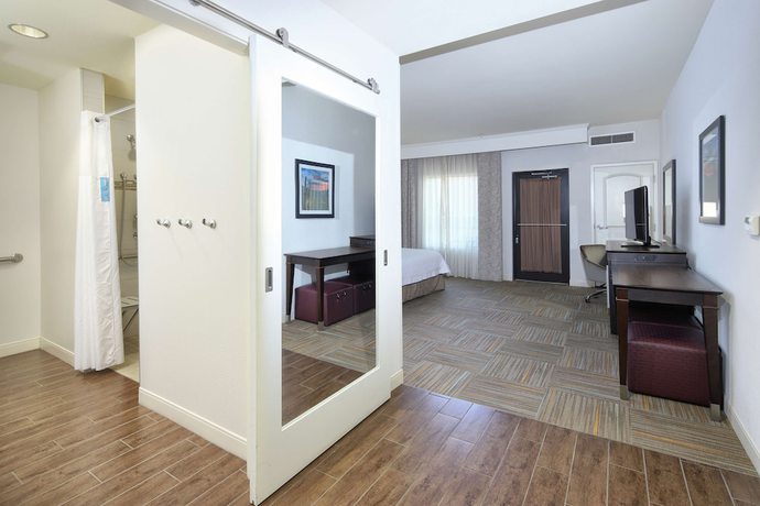 Imagen de la habitación del Hotel Hampton Inn And Suites Phoenix Tempe. Foto 3