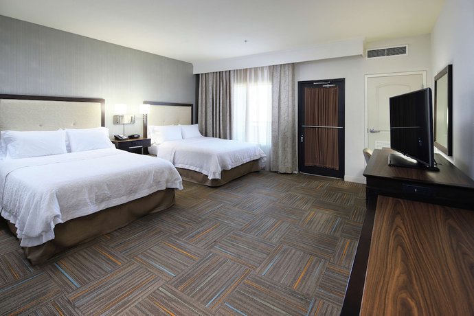 Imagen de la habitación del Hotel Hampton Inn And Suites Phoenix Tempe. Foto 13