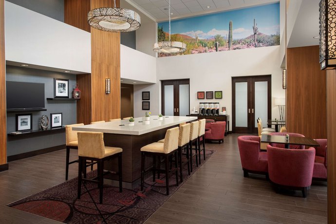 Imagen de los interiores del Hotel Hampton Inn And Suites Phoenix Tempe. Foto 20
