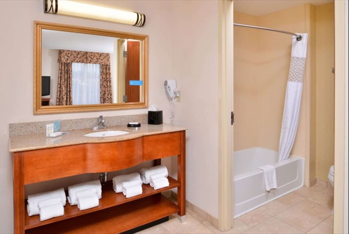 Imagen de la habitación del Hotel Hampton Inn And Suites Richmond, In. Foto 3