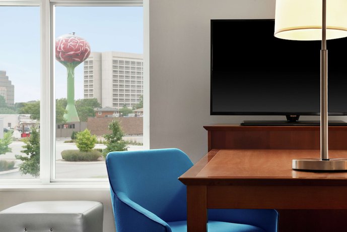 Imagen de la habitación del Hotel Hampton Inn And Suites Rosemont Chicago O'hare. Foto 7