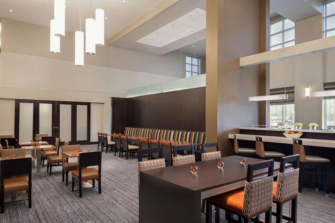 Imagen de los interiores del Hotel Hampton Inn And Suites Rosemont Chicago O'hare. Foto 19