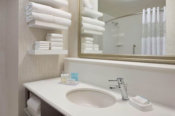 Imagen de la habitación del Hotel Hampton Inn And Suites Rosemont Chicago O'hare. Foto 11