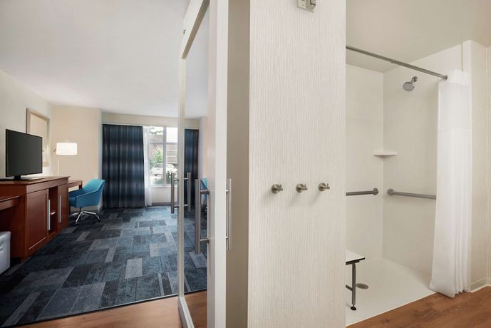 Imagen de la habitación del Hotel Hampton Inn And Suites Rosemont Chicago O'hare. Foto 13