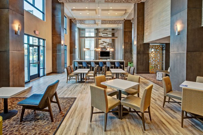 Imagen del bar/restaurante del Hotel Hampton Inn And Suites San Jose Airport. Foto 2