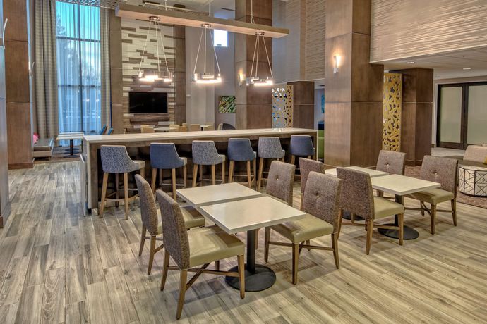 Imagen del bar/restaurante del Hotel Hampton Inn And Suites San Jose Airport. Foto 4