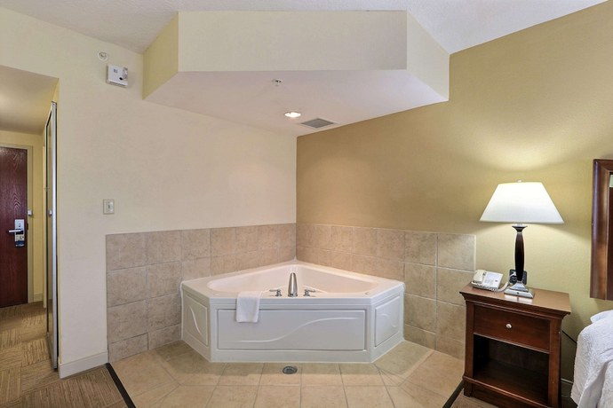 Imagen de la habitación del Hotel Hampton Inn And Suites Savannah - I-95 South - Gateway. Foto 3