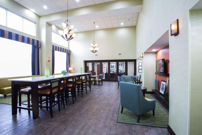 Imagen de los interiores del Hotel Hampton Inn And Suites Savannah - I-95 South - Gateway. Foto 19