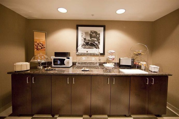Imagen del bar/restaurante del Hotel Hampton Inn And Suites Seattle. Foto 4