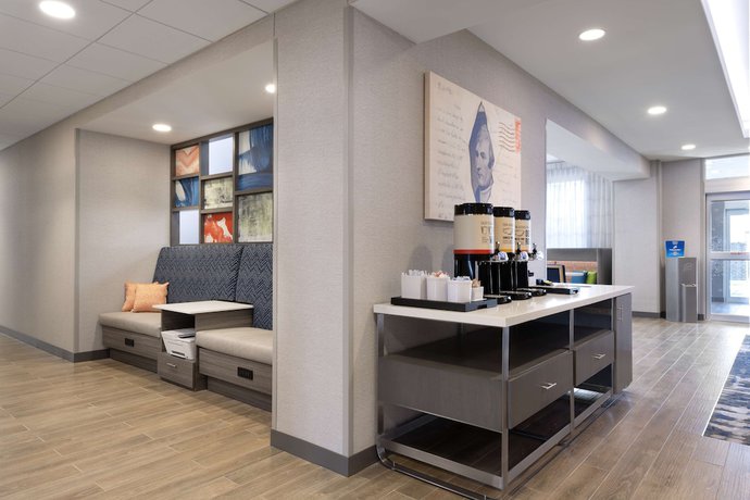 Imagen del bar/restaurante del Hotel Hampton Inn And Suites St. Charles Old Town Area. Foto 6
