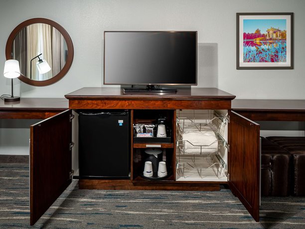 Imagen de la habitación del Hotel Hampton Inn And Suites St. Louis At Forest Park. Foto 5