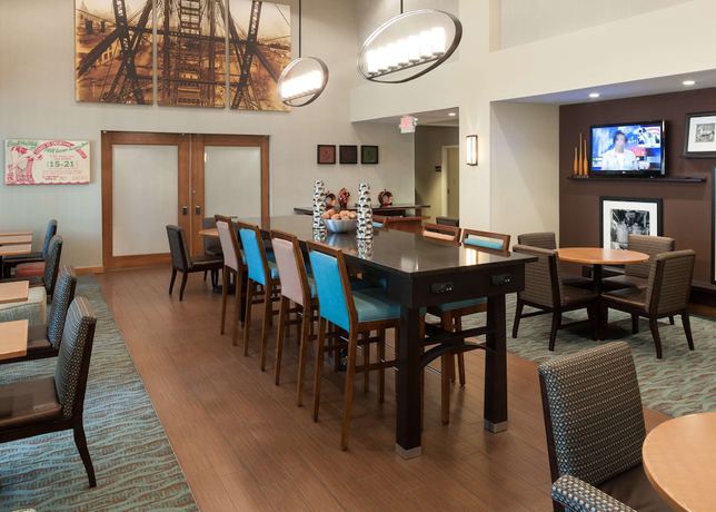 Imagen de los interiores del Hotel Hampton Inn And Suites St. Louis At Forest Park. Foto 18