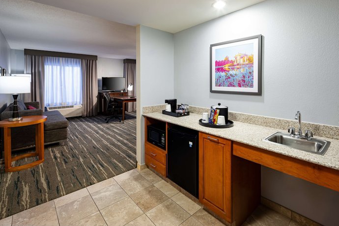 Imagen de la habitación del Hotel Hampton Inn And Suites St. Louis At Forest Park. Foto 9