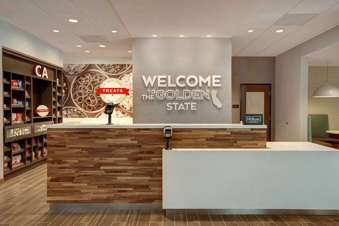 Imagen de los interiores del Hotel Hampton Inn And Suites Sunnyvale Silicon Valley. Foto 18