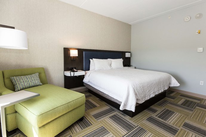 Imagen de la habitación del Hotel Hampton Inn And Suites Syracuse North Airport Area. Foto 8