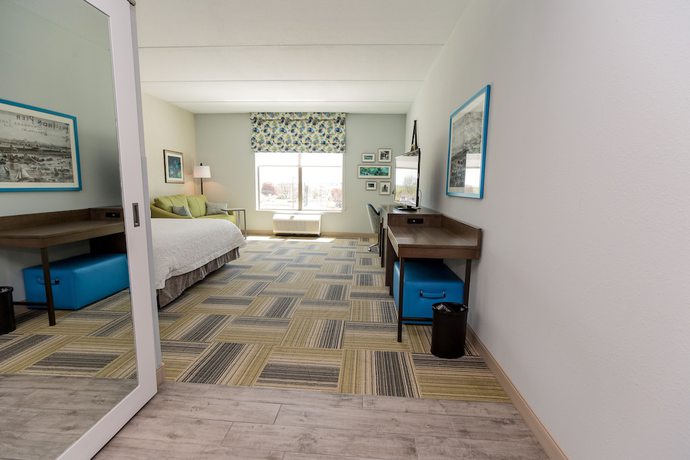 Imagen de la habitación del Hotel Hampton Inn And Suites Syracuse North Airport Area. Foto 11